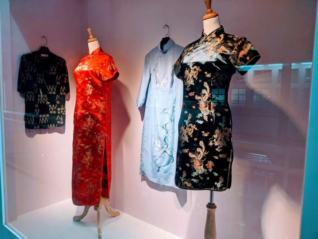 【宜蘭懷舊餐廳】碧云懷舊餐廳:一秒穿越 60 年代復古夜市!必玩 10 元彈珠台 旗袍店