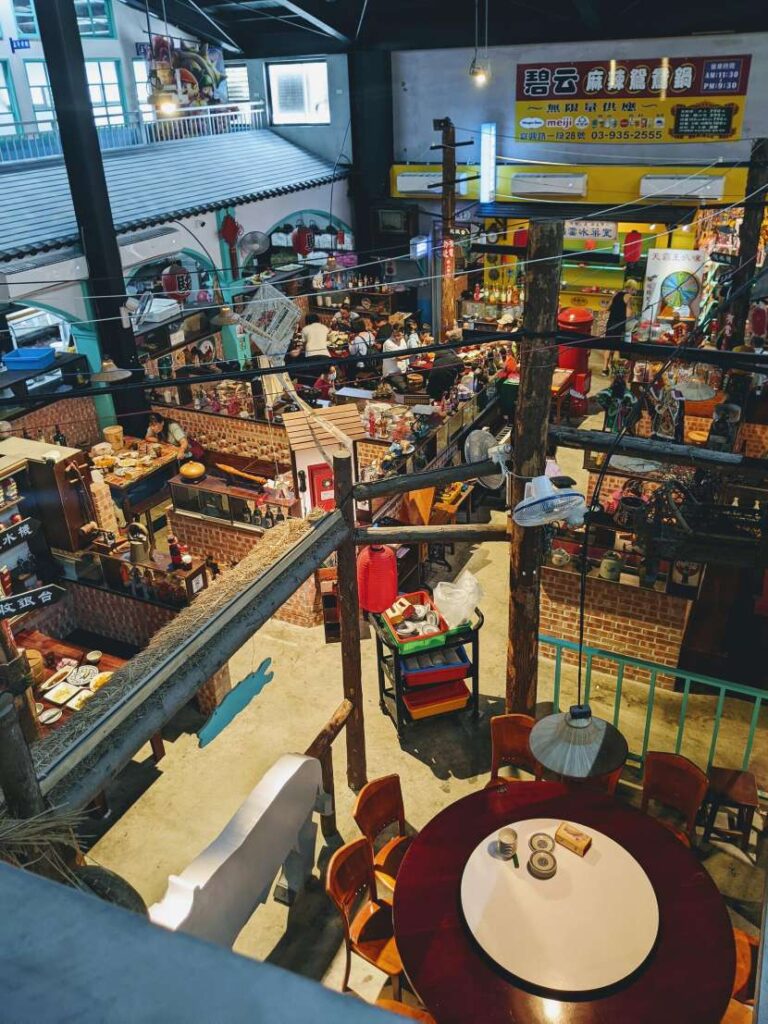 【宜蘭懷舊餐廳】碧云懷舊餐廳:一秒穿越 60 年代復古夜市!必玩 10 元彈珠台 60年代傳統夜市