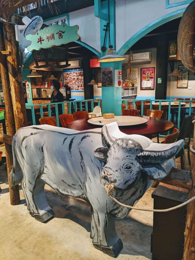 【宜蘭懷舊餐廳】碧云懷舊餐廳:一秒穿越 60 年代復古夜市!必玩 10 元彈珠台 跟工作夥伴一起用餐