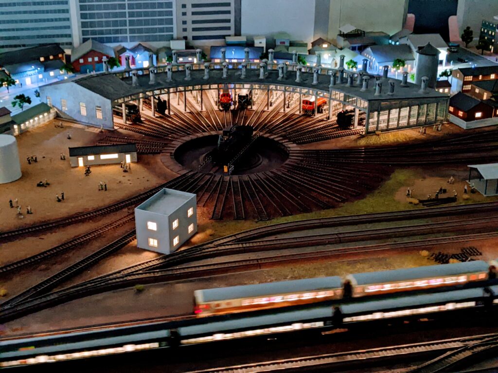 國立臺灣博物館鐵道部園區動態模型展－夜晚的車站