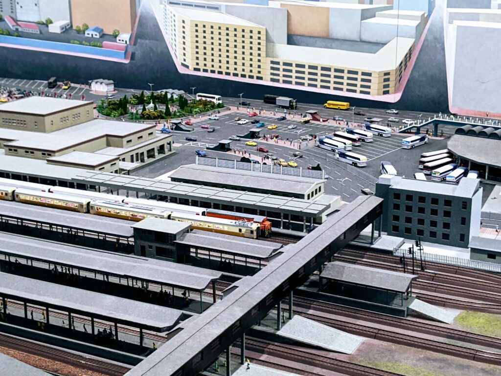 國立臺灣博物館鐵道部園區動態模型展－白天
