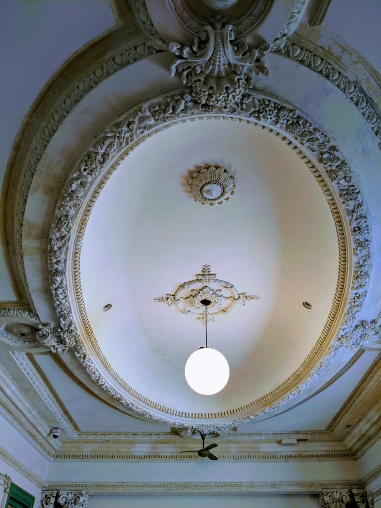 國立臺灣博物館鐵道部園區－華麗天花板