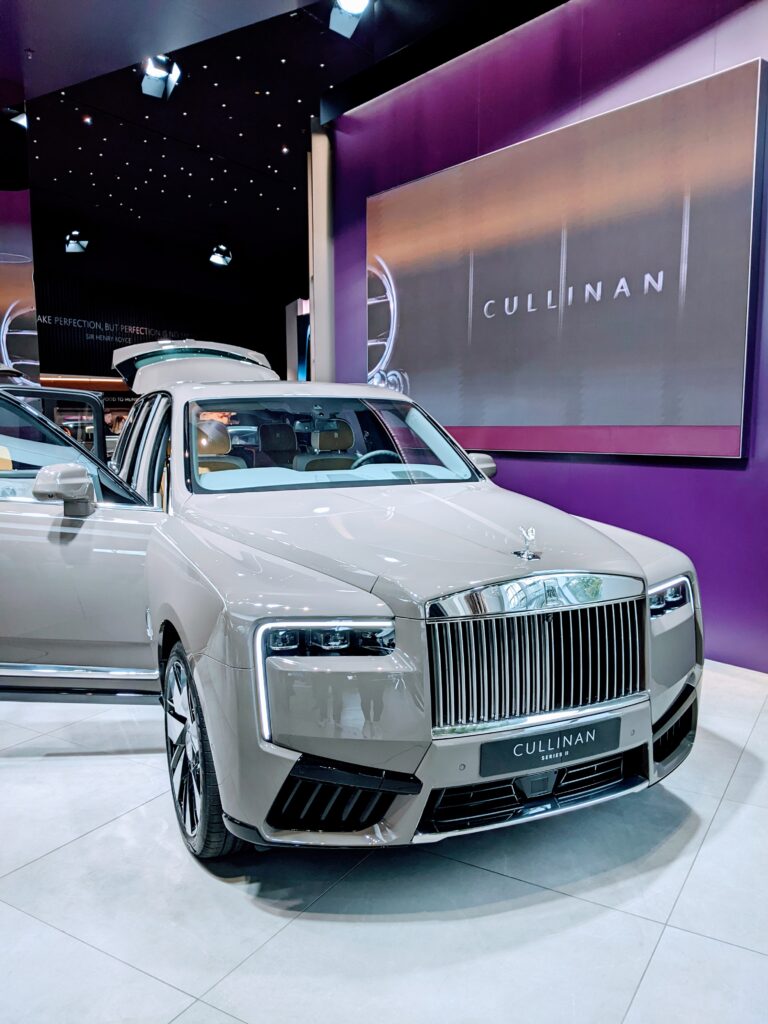 BMW Welt後車廂可以變出2張坐椅的休旅車(前)