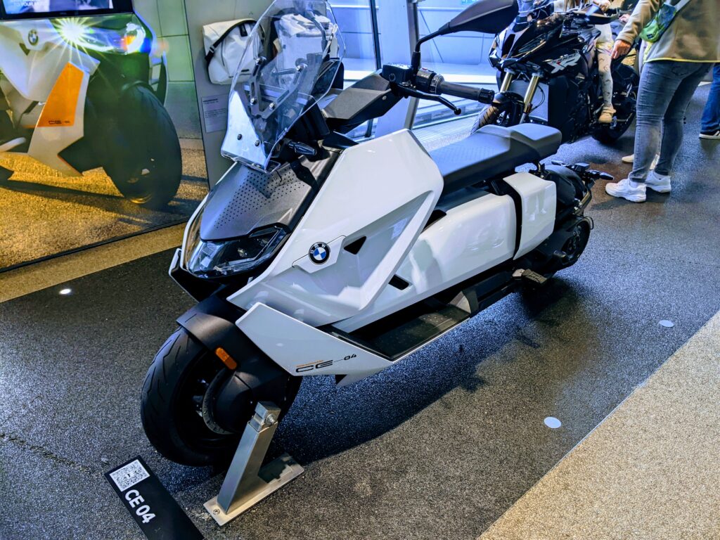 BMW Welt 重機試乘體驗