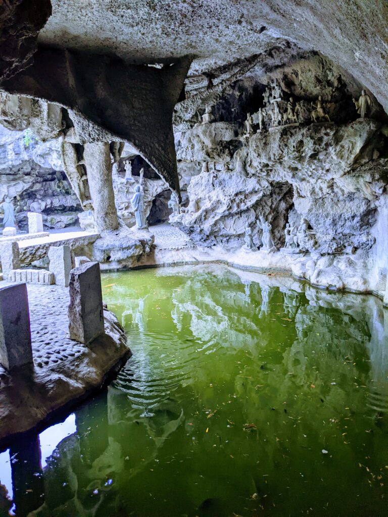 五年千歲公園的群仙洞內部
