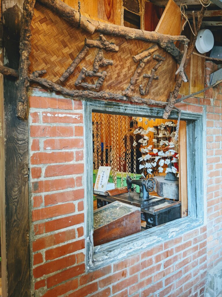 民雄金桔觀光工廠的紅磚擺設