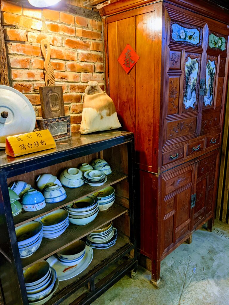 民雄金桔觀光工廠的懷舊碗櫥
