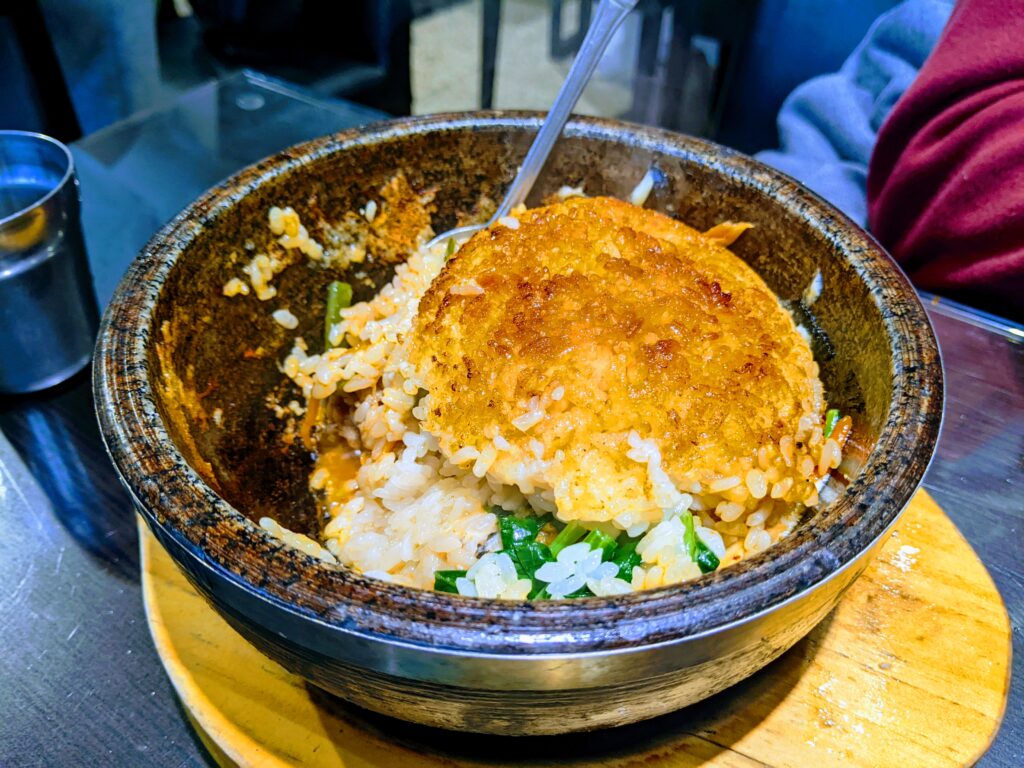 【嘉義民雄美食】韓楓館:起司控必衝!超狂部隊鍋與牽絲石鍋拌飯,高 CP 值韓式料理推薦 韓楓館的起司石鍋拌飯