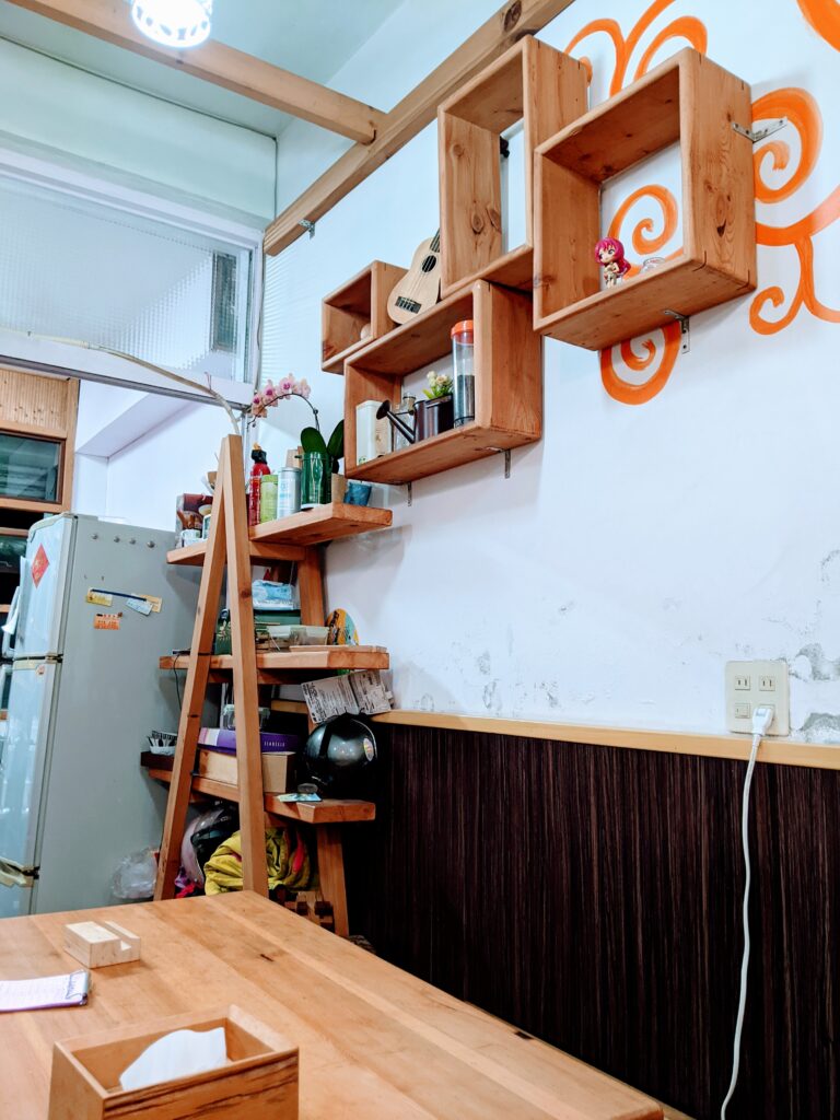 幸福樹的木質調裝潢