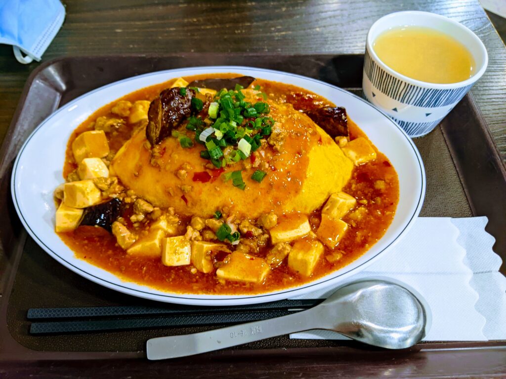 唯ゅ日本蛋包飯的麻婆豆腐蛋包飯