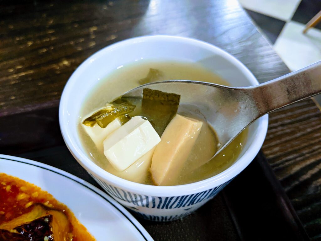 唯ゅ日本蛋包飯料很澎湃的附湯