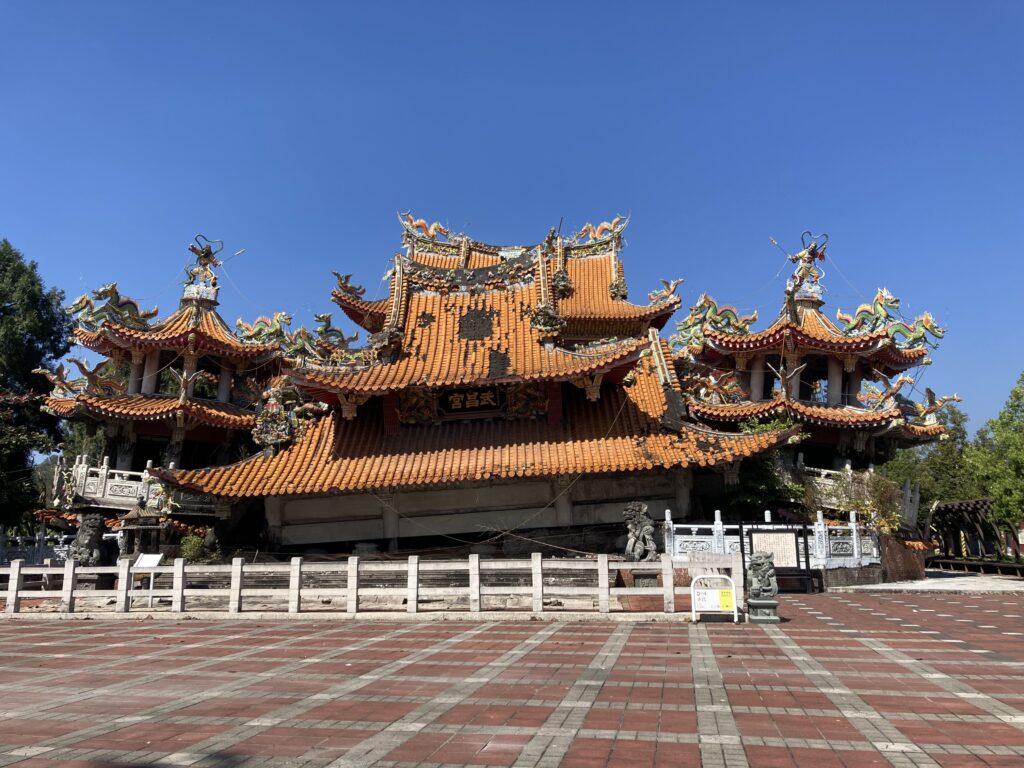 【南投集集鎮景點】集集武昌宮:跨越25年的時空對話,從921地震遺址到全木造浙江泰順廊橋的靜謐時光 集集武昌宮舊址