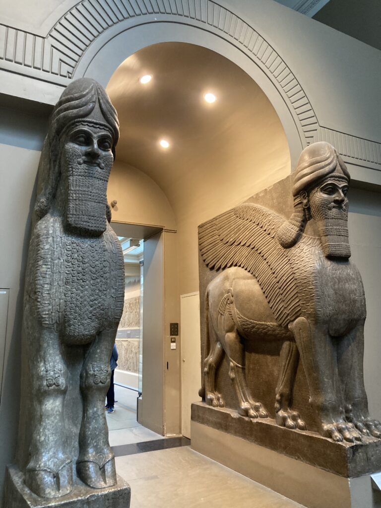 【英國倫敦景點】大英博物館:免費看展攻略!非歷史迷的埃及與希臘神話精選散策 大英博物館的亞述神獸