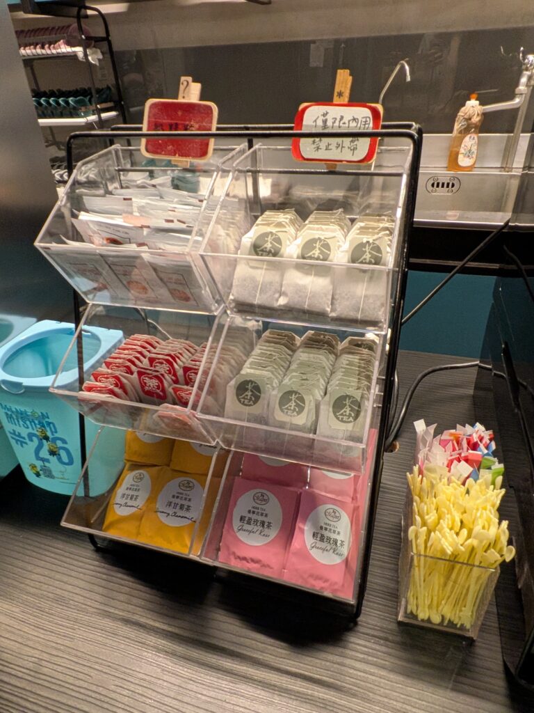 【南投草屯鎮美食】春水岸精品料理:超人氣複合式簡餐,三訪全紀錄!推薦必點魚料理與軟嫩雞腿排 春水岸的花草茶