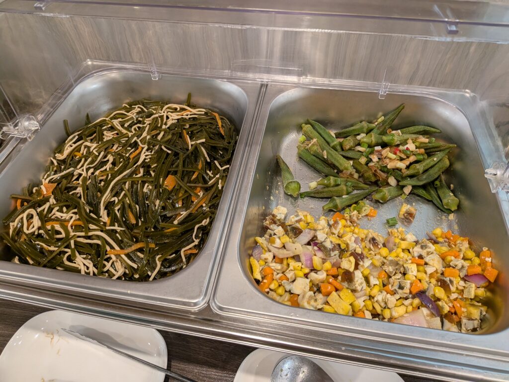 【嘉義西區美食】饗站煲湯:228元起佛心自助吧吃到飽!像媽媽翻冰箱的驚喜家常菜與超暖心服務 饗站煲湯的媽媽的創意料理