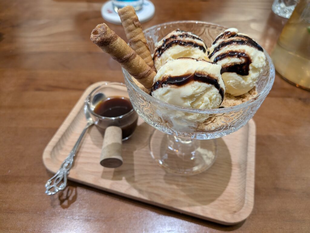 白話文學特殊的義式甜點-阿芙佳朵(Affogato)