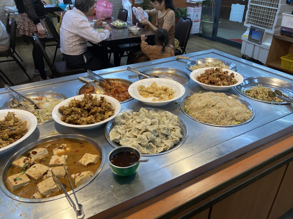 玉善房新時代全素自助餐澎派的餐檯