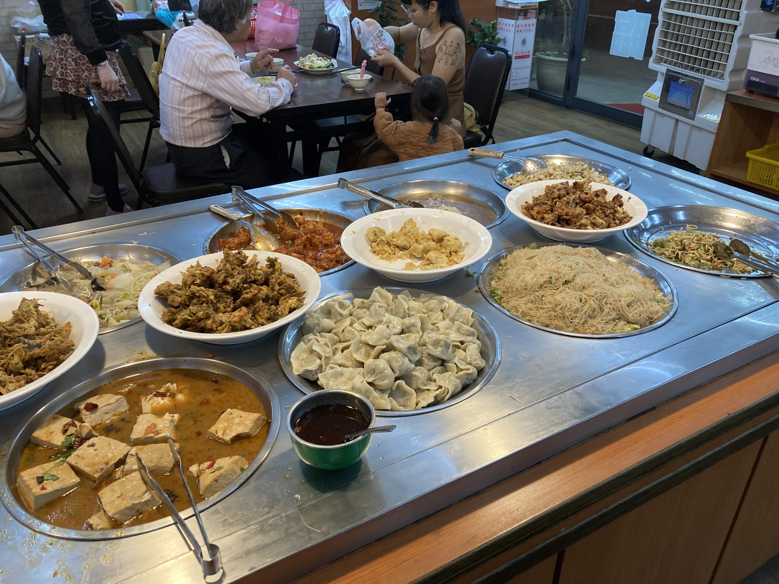 玉善房新時代全素自助餐澎派的餐檯