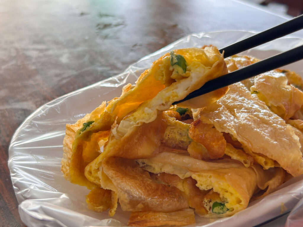 二吉軒豆漿斗六總店的原味豆皮蛋餅特寫