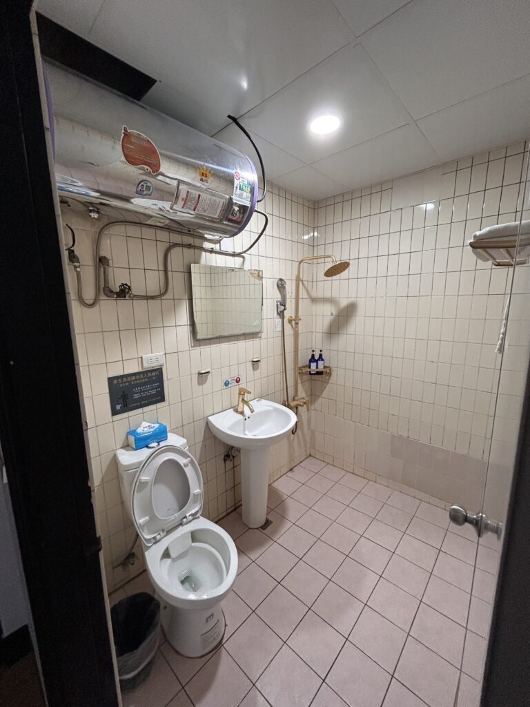 一個人的單車逃跑計畫
湘品旅館