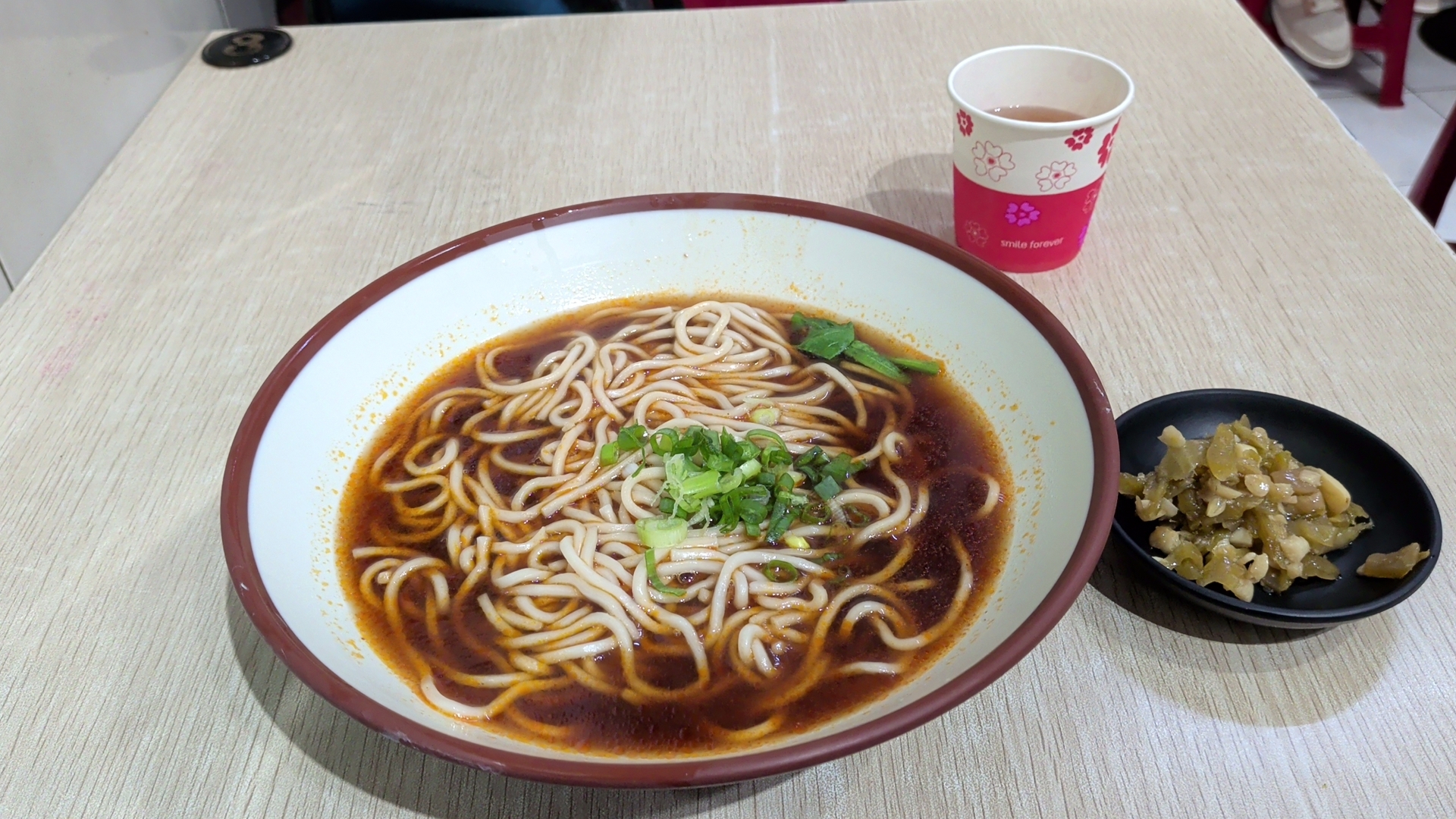 吳家牛肉麵的牛湯拉麵