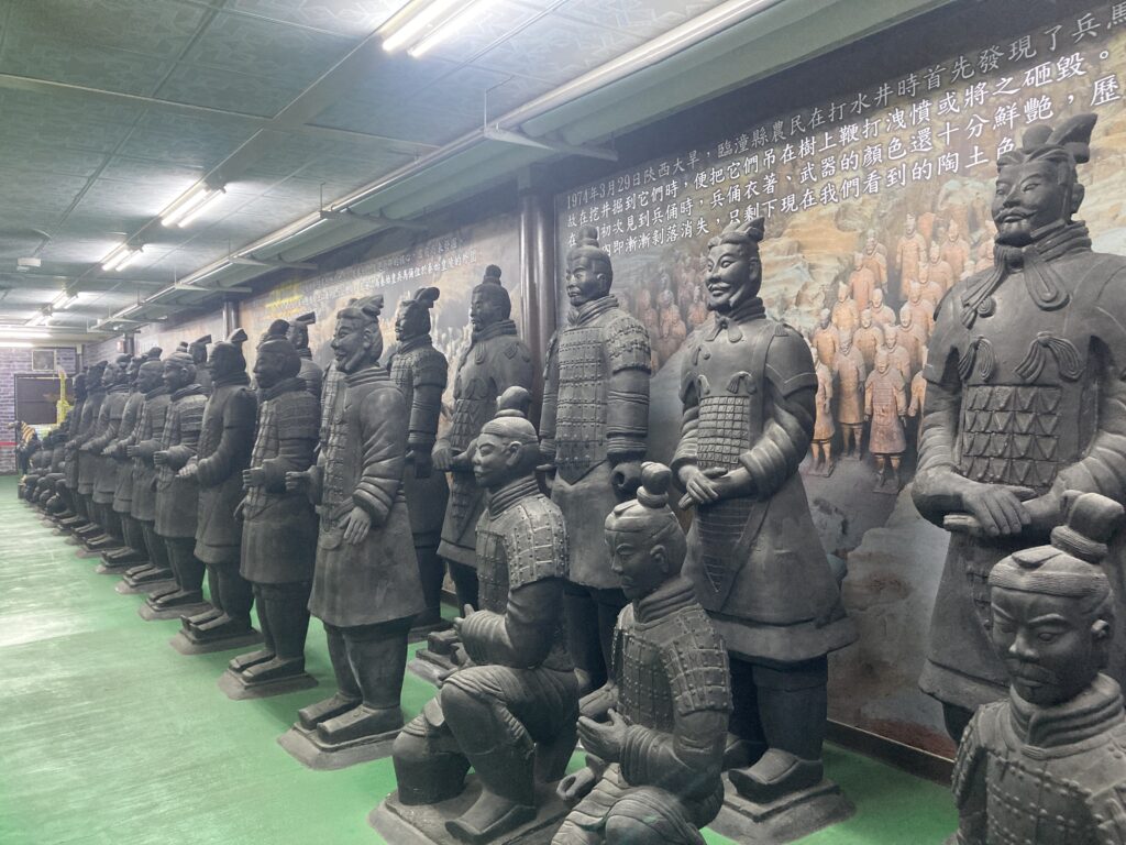 白人牙膏觀光工廠的兵馬俑展區