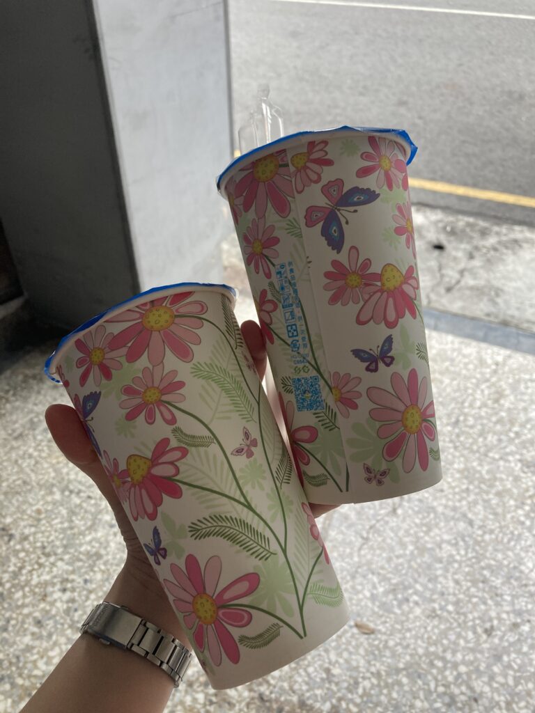 三泉冰淇淋工廠的冰淇淋紅茶