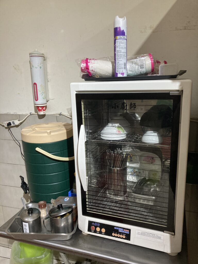 吳家牛肉麵的自助區