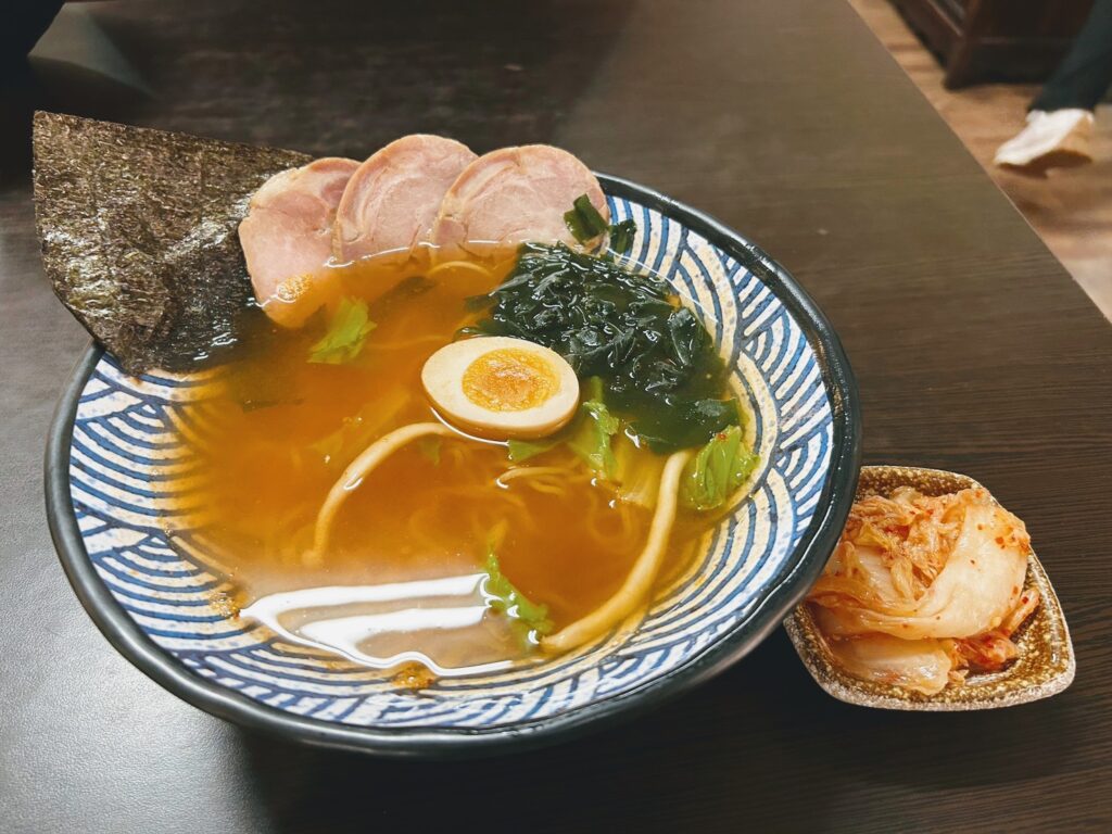 初八麵食堂的泡菜日式拉麵