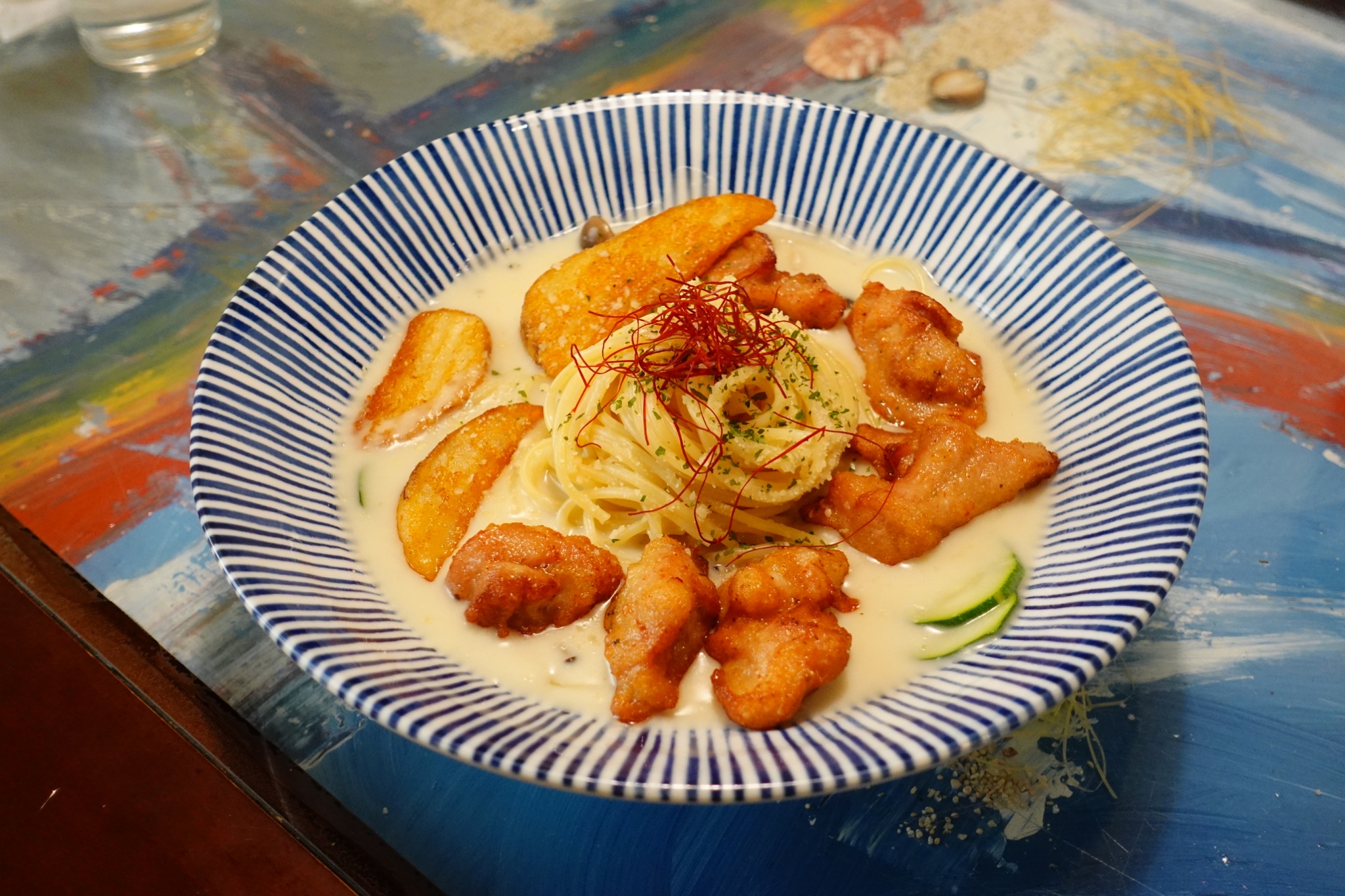 伊甸風味館的白醬酥炸雞肉馬鈴薯直麵
