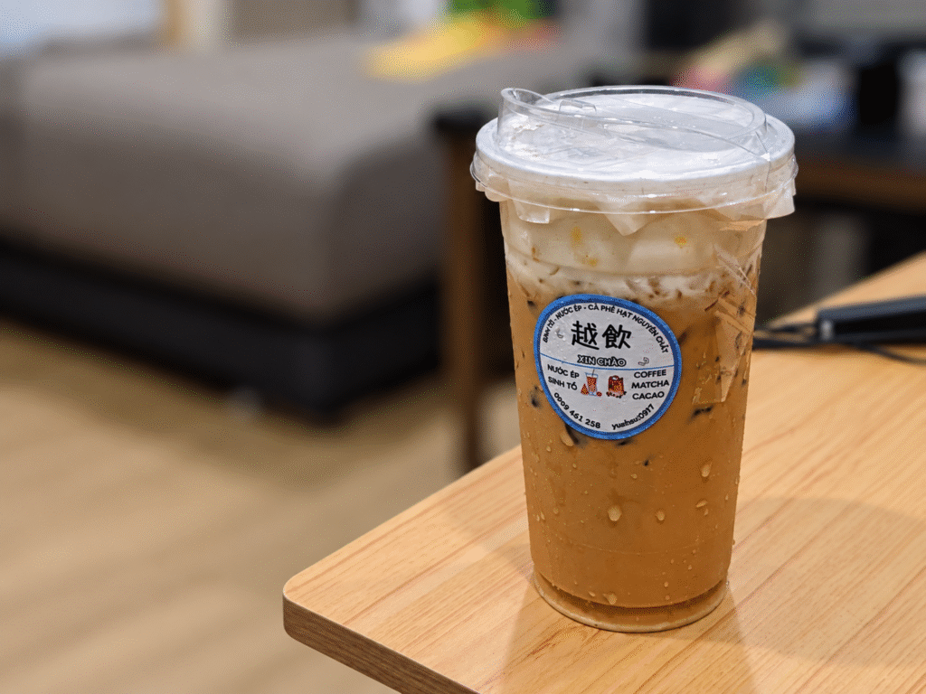 【嘉義民雄美食】Tiệm nhà KiWi 越飲小吃店:民雄必喝鹹甜濃郁「鹽奶咖啡」 Tiệm nhà KiWi 越飲小吃店的鹽奶咖啡