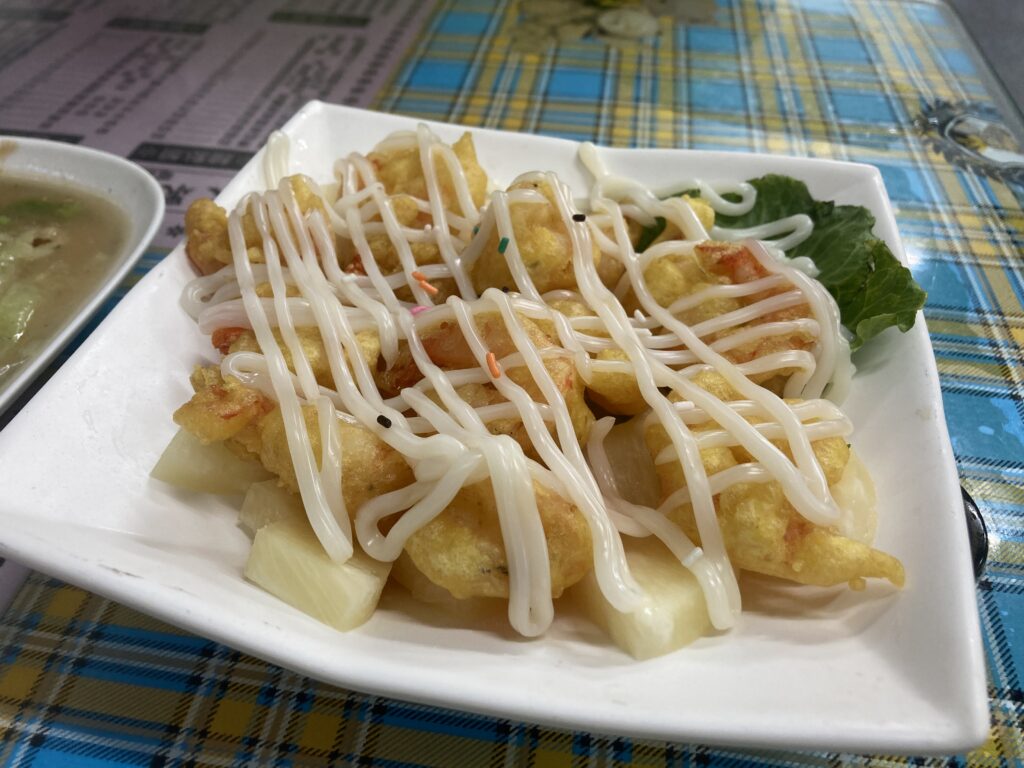 大眾化川菜麵食館的鳳梨蝦球