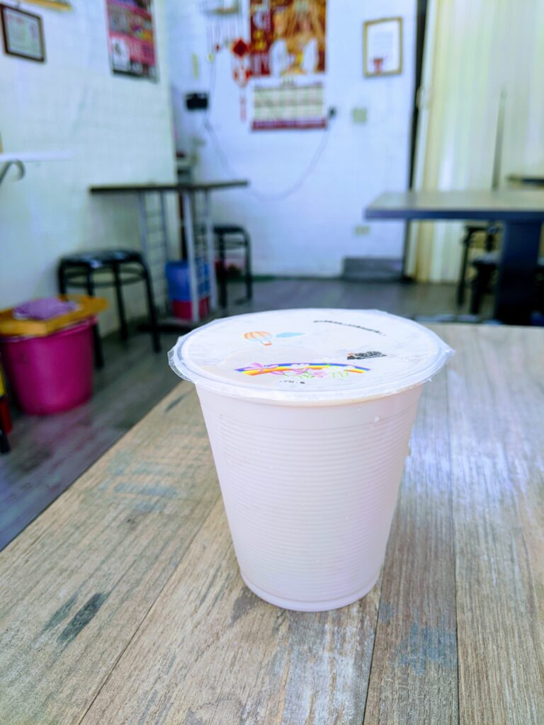 斗六蛋餅王的10元奶茶