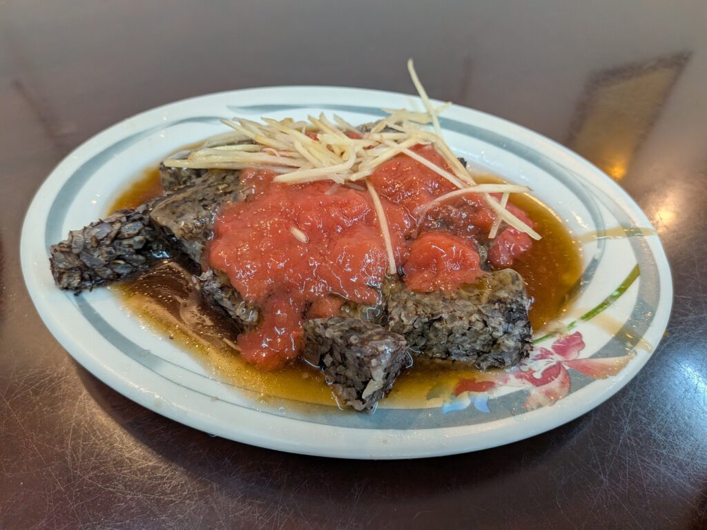 【嘉義中埔美食】鴨王子餐館:在地私房煙燻紅燒鴨肉!靈魂蒜蓉甜辣醬與真實二訪紀錄 鴨王子餐館的米血糕
