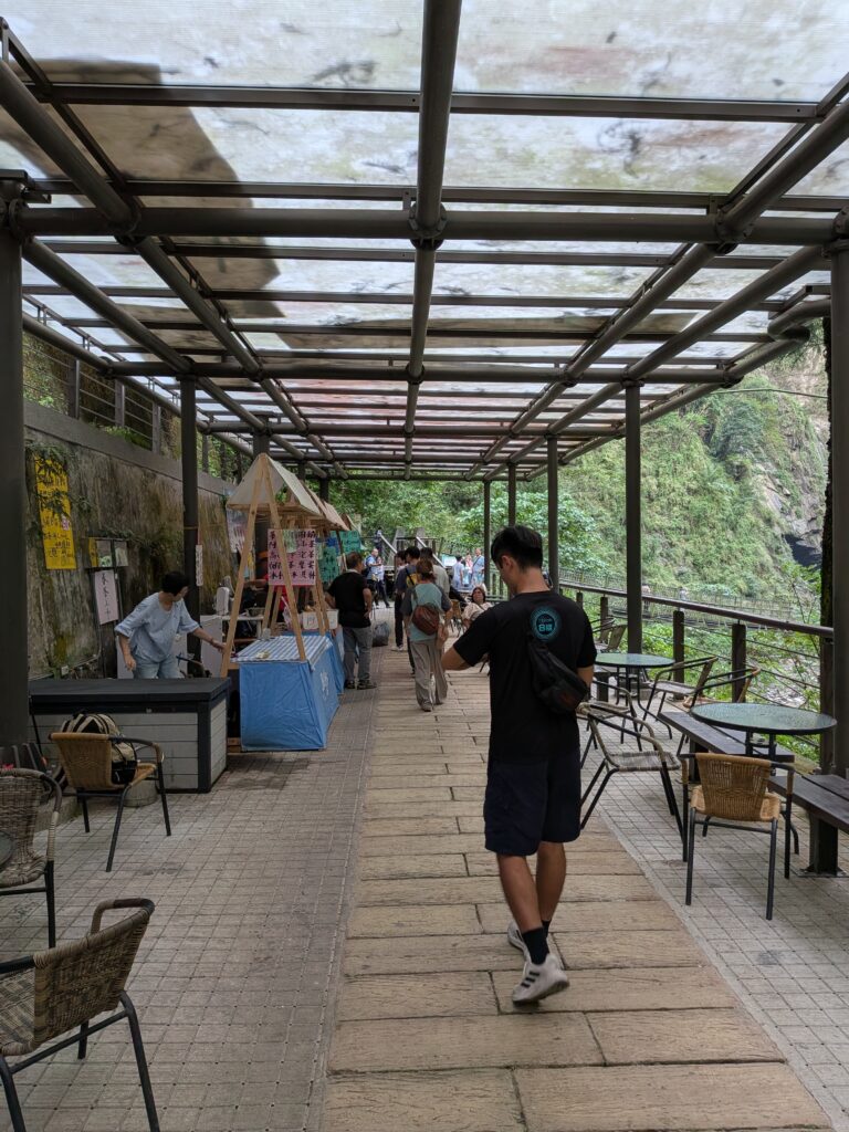 觀音瀑布的三樓觀瀑休息區