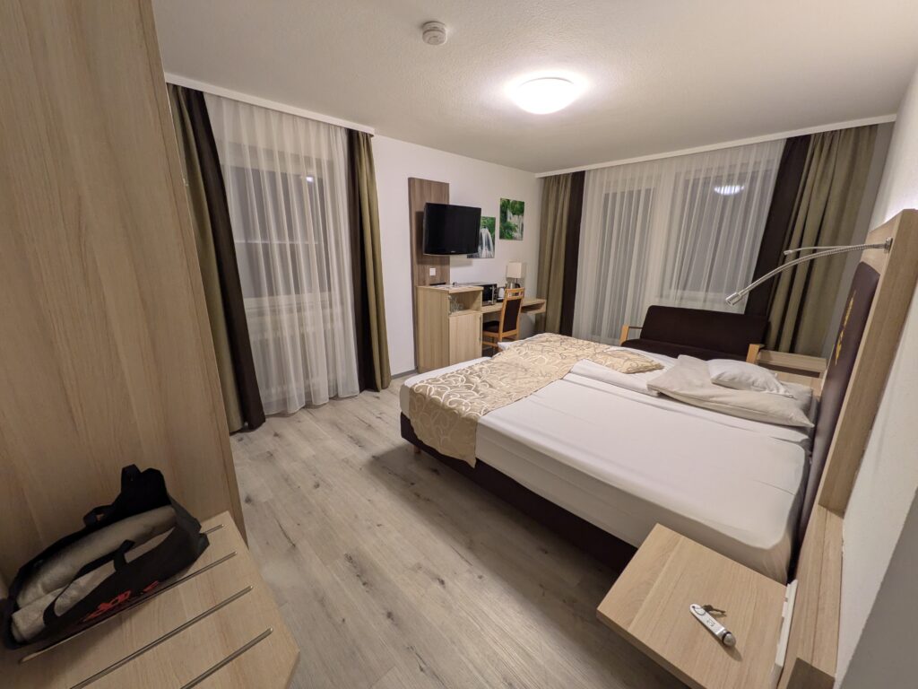 【德國黑森林住宿】Hotel Krone:豪華泳池與浮誇奢華早餐!每晚不用3,000元 Hotel Krone的房間全景