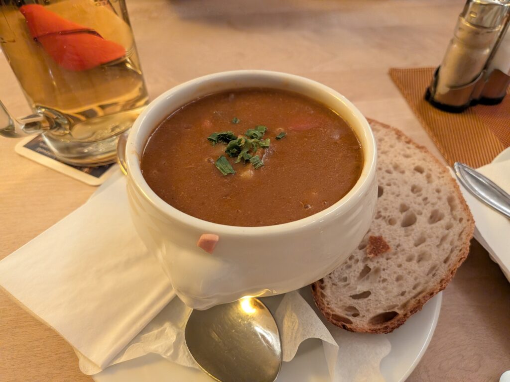 【德國黑森林美食】Flößer-Schänke:道地傳統料理與特色獵人烤肉 Flößer-Schänke的自製燉牛肉湯
